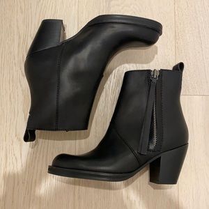 Acne Studios Pistol Boots, size 5, brand new, never worn
